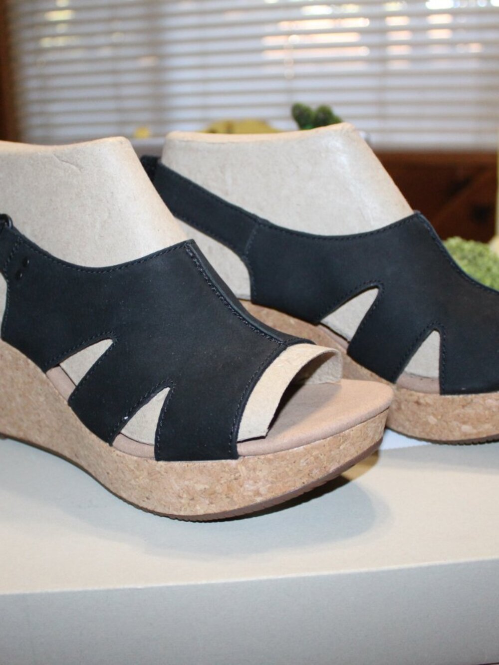 NWT Clark Annadel Bari Wedge women's 9 1/2 WIDE STUNNING!